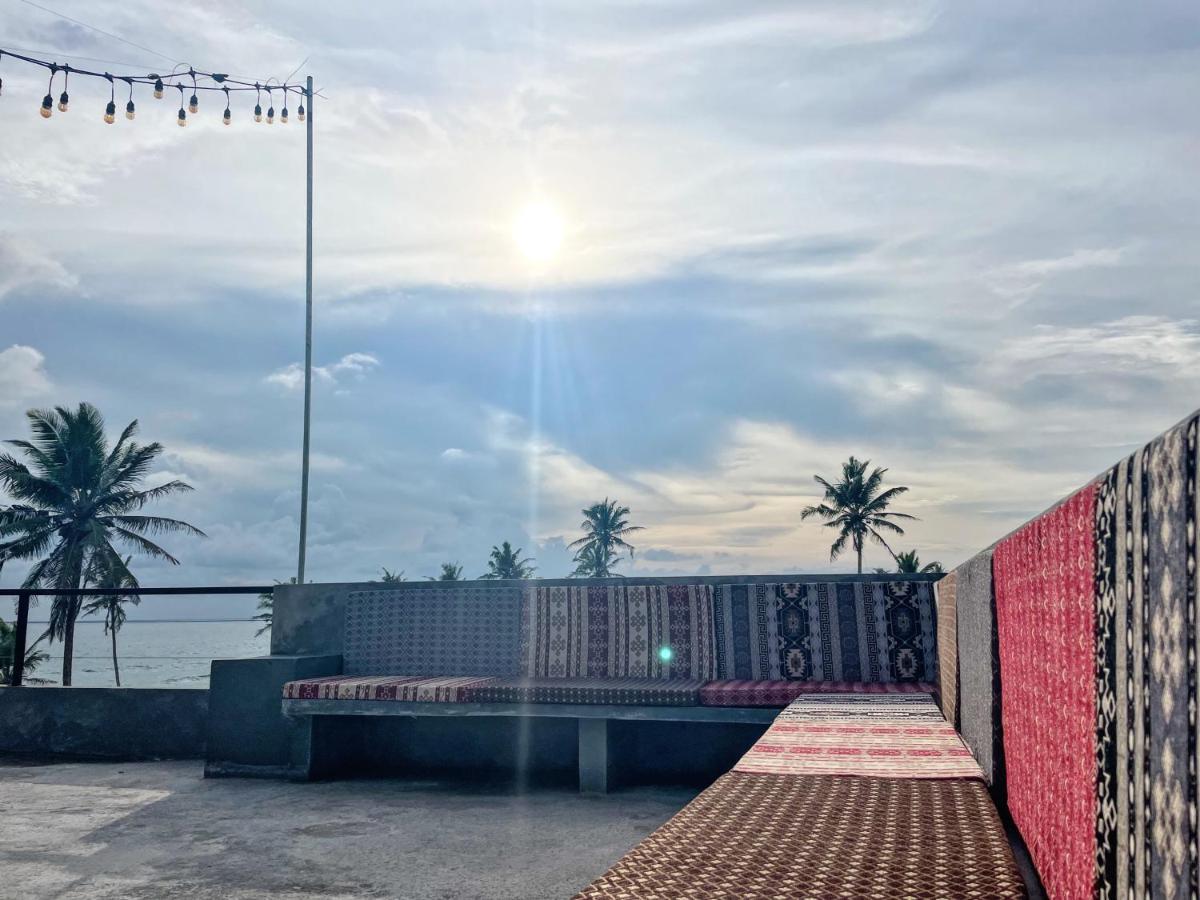 Funky Sol - Sunset Rooftop Bar, Hotel & Restaurant Weligama Ngoại thất bức ảnh