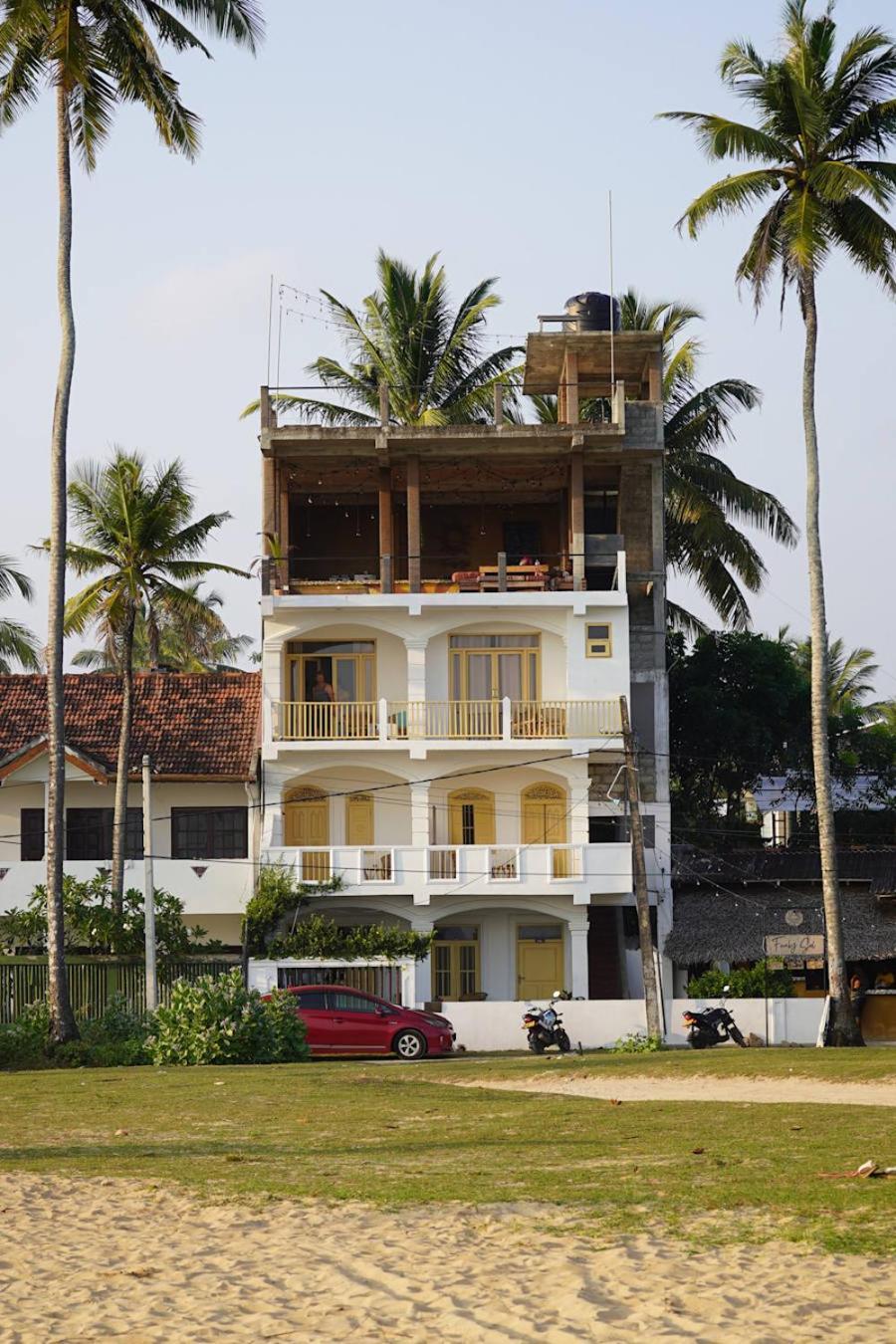 Funky Sol - Sunset Rooftop Bar, Hotel & Restaurant Weligama Ngoại thất bức ảnh